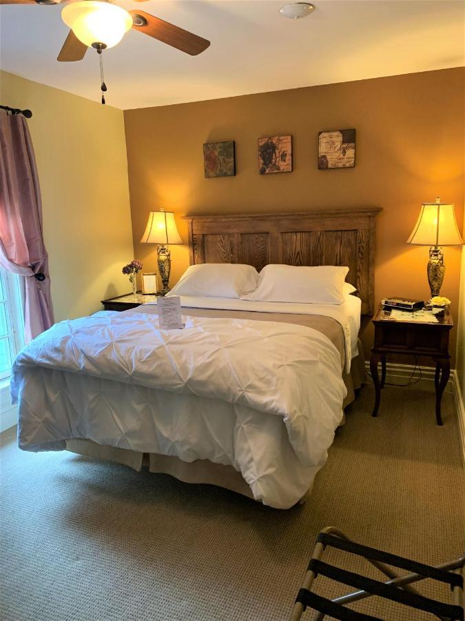 The Red Coat Bed & Breakfast Niagara-on-the-Lake Bagian luar foto