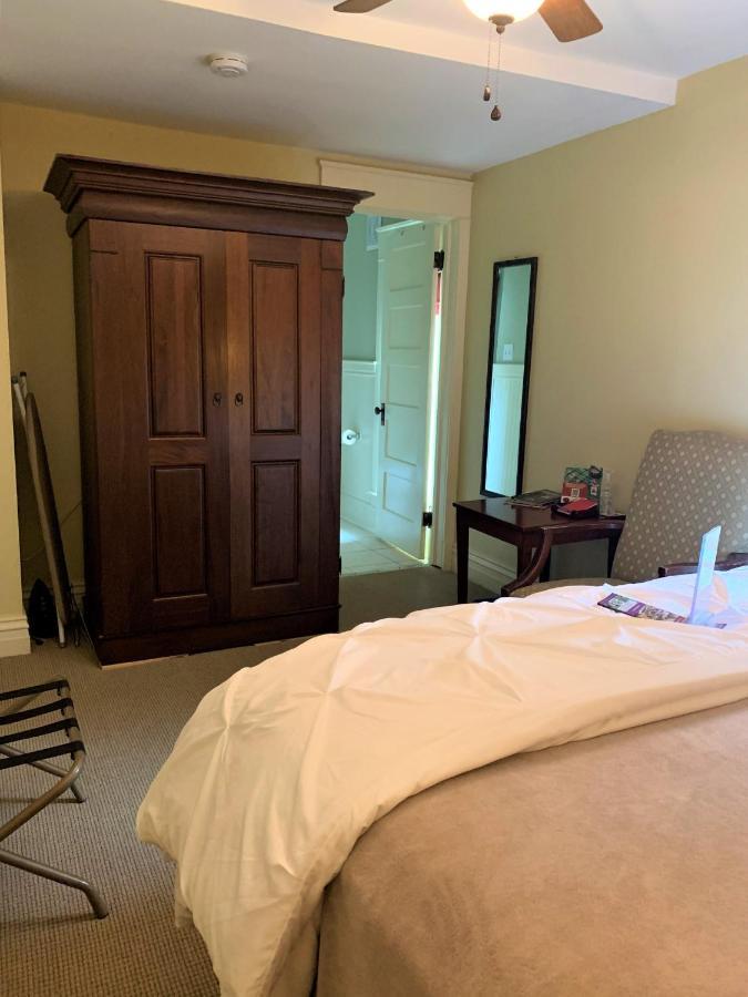 The Red Coat Bed & Breakfast Niagara-on-the-Lake Bagian luar foto