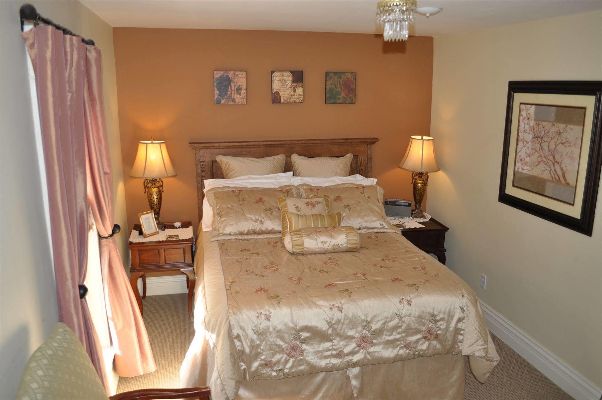 The Red Coat Bed & Breakfast Niagara-on-the-Lake Bagian luar foto